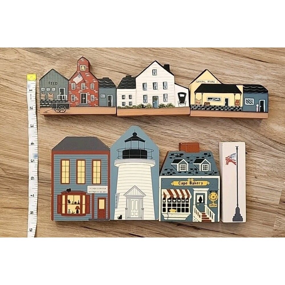 Cats Meow (7 Pc) Lighthouse, Flagpole & Mercantiles, House,2 Stores & Bakery EUC - Picture 2 of 16
